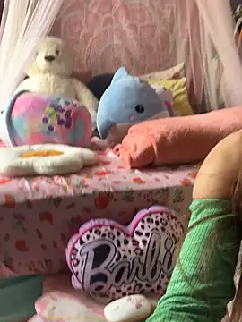 Snapshot of LaPetitechienne1 chatting on March 21, 2025, 12:50 pm LaPetitechienne1 online show from March 21, 2025, 12:50 pm