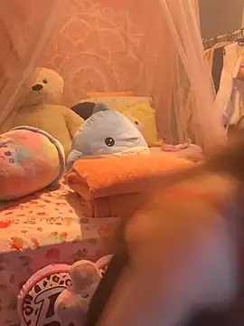 Snapshot of LaPetitechienne1 chatting on March 1, 2025, 1:11 am LaPetitechienne1 online show from March 1, 2025, 1:11 am