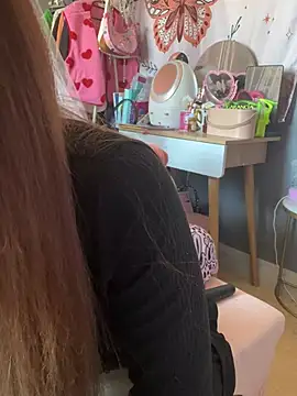 Snapshot of LaPetitechienne1 chatting on March 20, 2025, 12:11 pm LaPetitechienne1 online show from March 20, 2025, 12:11 pm