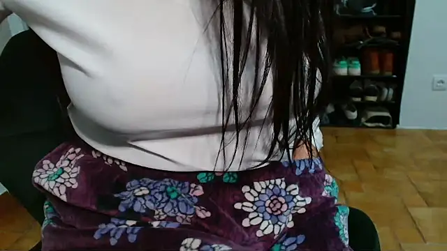 Snapshot of patatinahot87 chatting on January 10, 2026, 4:57 pm patatinahot87 online show from January 10, 2026, 4:57 pm