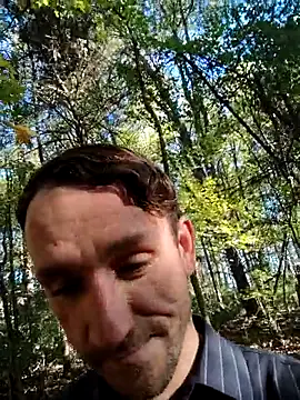 Snapshot of TDadSix chatting on October 22, 2025, 1:43 pm TDadSix online show from October 22, 2025, 1:43 pm