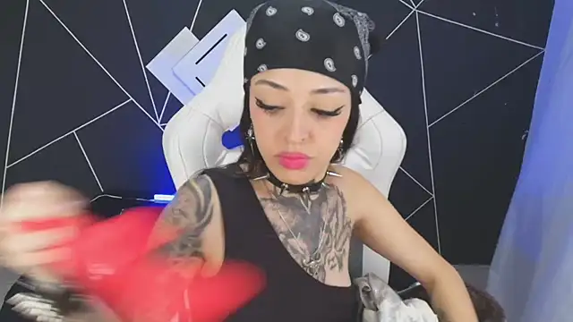 farichell online show from October 23, 2025, 8:40 pm