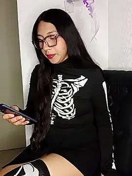 Snapshot of Umaru_uwu chatting on October 31, 2025, 7:49 am Umaru uwu online show from October 31, 2025, 7:49 am