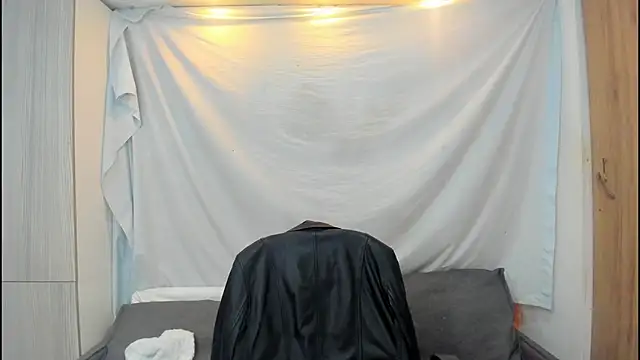 Snapshot of Mhelanny2 chatting on January 12, 2026, 2:35 pm Mhelanny2 online show from January 12, 2026, 2:35 pm