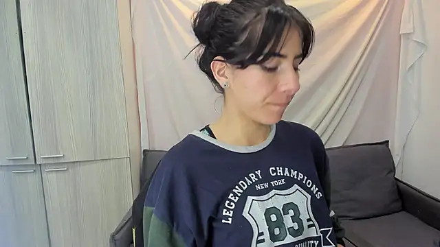 Mhelanny2 online show from September 28, 2025, 6:04 pm