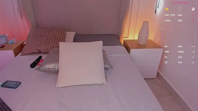 luisah  online show from October 27, 2025, 8:10 pm