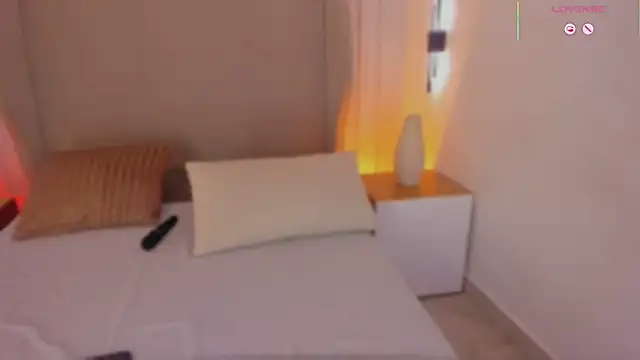 Snapshot of luisah_ chatting on December 18, 2025, 8:12 pm luisah online show from December 18, 2025, 8:12 pm