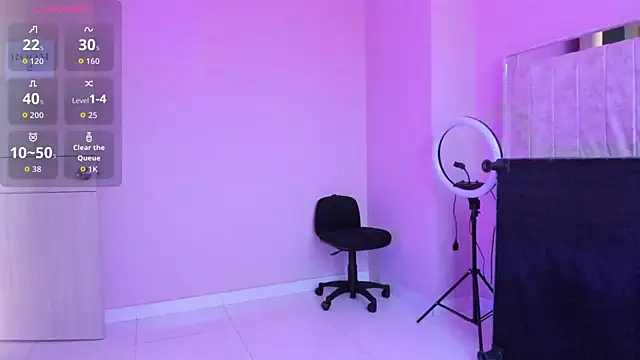 StefanyMiler online show from September 25, 2025, 8:37 pm