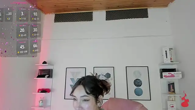 cristal  hot 1 online show from March 22, 2025, 4:03 am