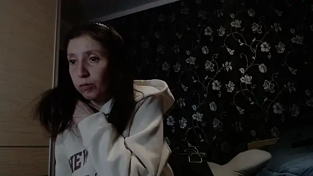 Snapshot of Sophi_Cute chatting on December 20, 2025, 1:47 pm Sophi Cute online show from December 20, 2025, 1:47 pm