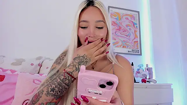 Snapshot of _viioletweekend_ chatting on February 28, 2025, 6:09 pm viioletweekend online show from February 28, 2025, 6:09 pm