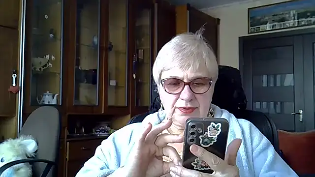 Snapshot of SweetCherry27 chatting on March 14, 2025, 9:46 am SweetCherry27 online show from March 14, 2025, 9:46 am
