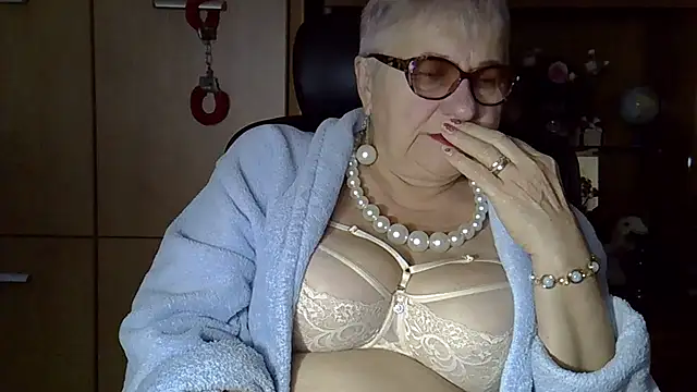 Snapshot of SweetCherry27 chatting on September 30, 2025, 4:40 am SweetCherry27 online show from September 30, 2025, 4:40 am