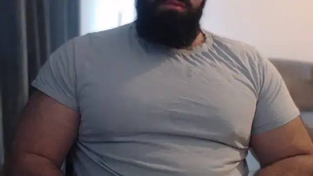 hugemachohandsome online show from November 14, 2025, 8:51 am