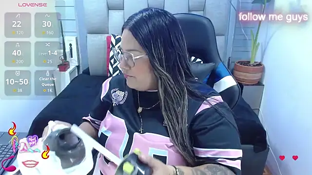 evelin zaens online show from June 5, 2026, 5:01 am