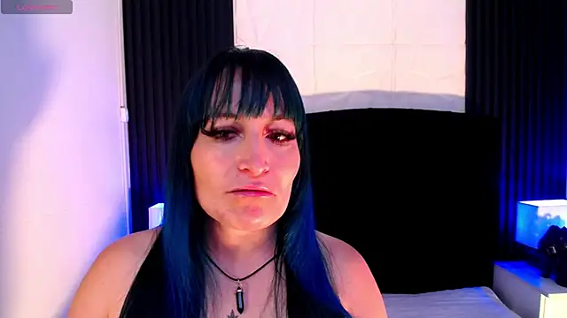 alicia moom online show from February 7, 2026, 7:44 pm