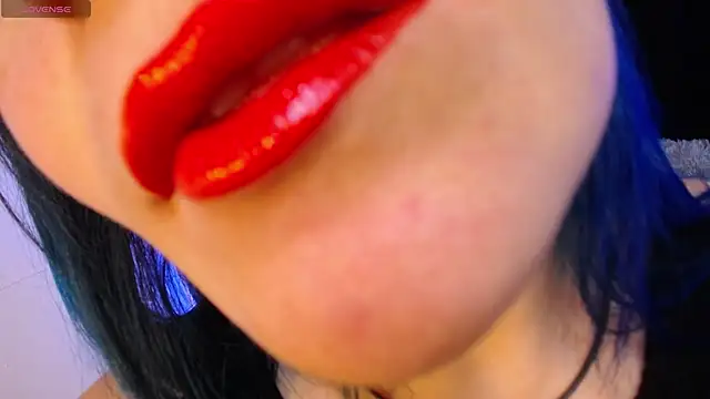 alicia moom online show from October 8, 2025, 7:25 pm