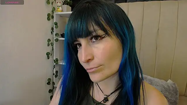 alicia moom online show from March 12, 2025, 7:36 pm