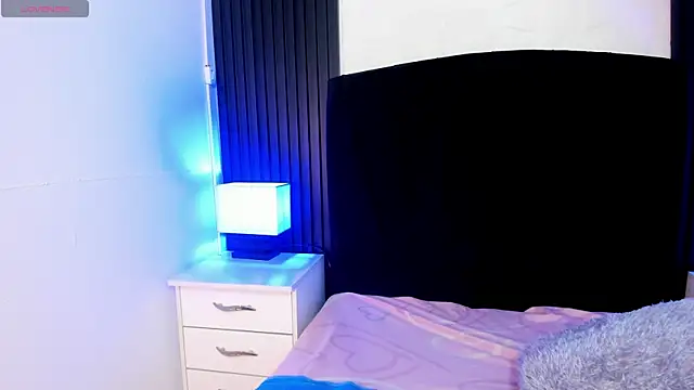 alicia moom online show from September 26, 2025, 8:27 pm