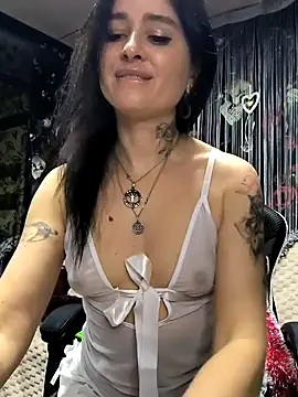 KikiXRed online show from January 11, 2025, 5:18 pm