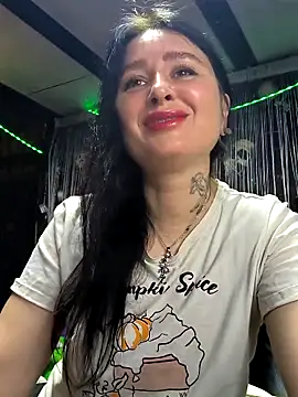 KikiXRed online show from April 12, 2026, 4:05 am