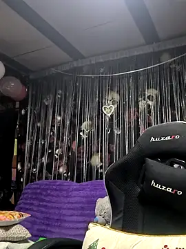 KikiXRed online show from March 22, 2026, 4:27 am