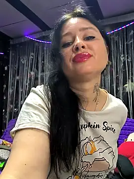 KikiXRed online show from March 28, 2026, 4:24 am