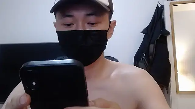 Snapshot of twbobo00715 chatting on May 29, 2026, 4:13 pm twbobo00715 online show from May 29, 2026, 4:13 pm