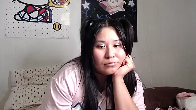 Snapshot of Cupcakecutie449 chatting on March 8, 2025, 5:28 am Cupcakecutie449 online show from March 8, 2025, 5:28 am