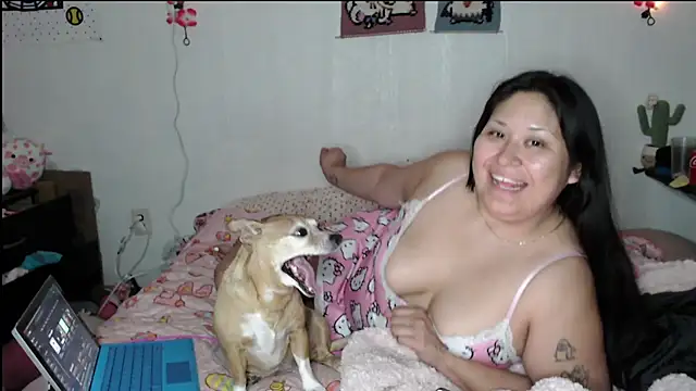 Cupcakecutie449 online show from April 12, 2026, 9:29 pm