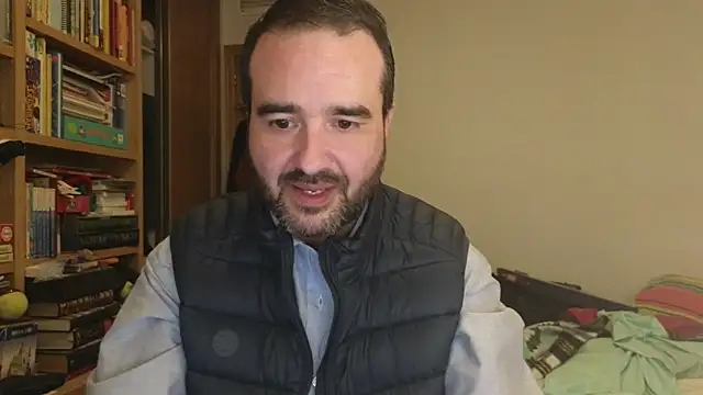 Snapshot of curiosillo83 chatting on January 19, 2026, 4:33 pm curiosillo83 online show from January 19, 2026, 4:33 pm