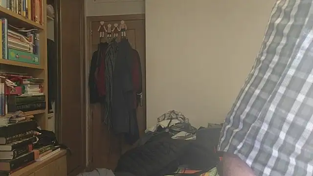 Snapshot of curiosillo83 chatting on February 12, 2026, 3:23 pm curiosillo83 online show from February 12, 2026, 3:23 pm