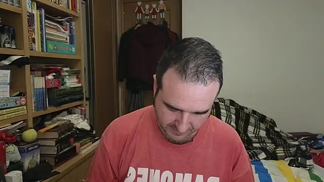 curiosillo83 online show from April 18, 2026, 8:20 pm