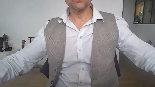 Snapshot of jouet75 chatting on May 12, 2026, 11:16 am jouet75 online show from May 12, 2026, 11:16 am