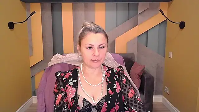 Snapshot of Candy_Long chatting on November 15, 2025, 6:28 am Candy Long online show from November 15, 2025, 6:28 am