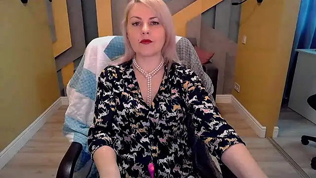 Snapshot of Candy_Long chatting on March 4, 2025, 6:26 am Candy Long online show from March 4, 2025, 6:26 am