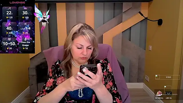 Snapshot of Candy_Long chatting on November 24, 2025, 6:35 am Candy Long online show from November 24, 2025, 6:35 am