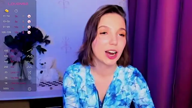 Snapshot of KindHazelHere_ chatting on January 5, 2026, 5:27 pm KindHazelHere online show from January 5, 2026, 5:27 pm