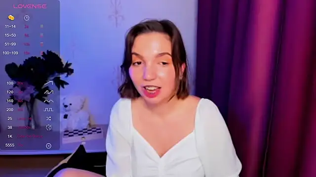 Snapshot of KindHazelHere_ chatting on December 16, 2025, 3:44 am KindHazelHere online show from December 16, 2025, 3:44 am