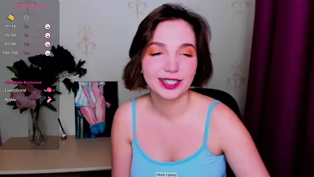 Snapshot of KindHazelHere_ chatting on October 7, 2025, 8:15 am KindHazelHere online show from October 7, 2025, 8:15 am