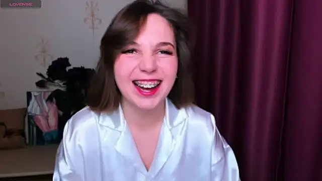Snapshot of KindHazelHere_ chatting on March 7, 2025, 4:11 pm KindHazelHere online show from March 7, 2025, 4:11 pm