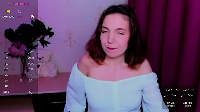 KindHazelHere  online show from May 16, 2026, 1:59 am