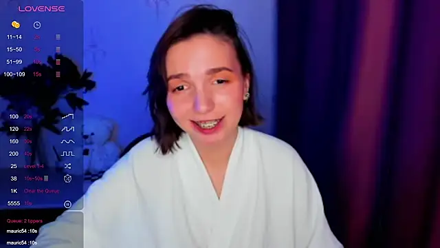 Snapshot of KindHazelHere_ chatting on December 14, 2025, 6:35 pm KindHazelHere online show from December 14, 2025, 6:35 pm