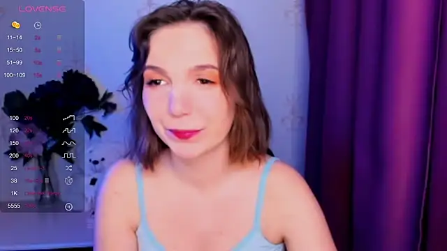 Snapshot of KindHazelHere_ chatting on January 11, 2026, 11:22 pm KindHazelHere online show from January 11, 2026, 11:22 pm