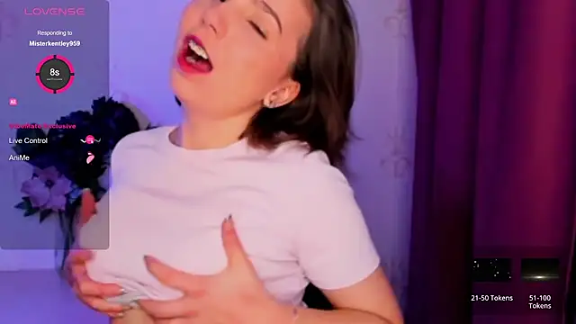 Snapshot of KindHazelHere_ chatting on January 14, 2026, 8:12 pm KindHazelHere online show from January 14, 2026, 8:12 pm