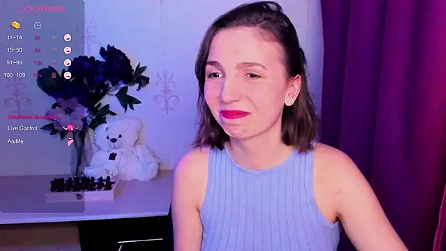 Snapshot of KindHazelHere_ chatting on February 15, 2026, 7:51 am KindHazelHere online show from February 15, 2026, 7:51 am