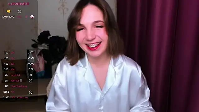Snapshot of KindHazelHere_ chatting on March 5, 2025, 4:13 pm KindHazelHere online show from March 5, 2025, 4:13 pm