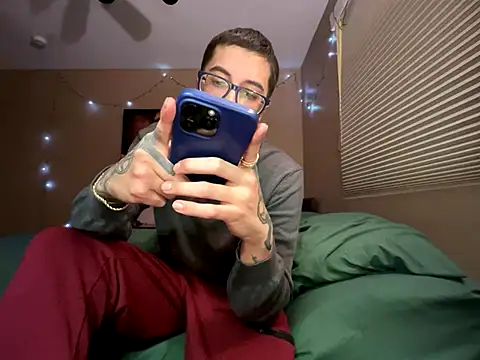 Snapshot of Bwcjoshbanks chatting on November 24, 2025, 3:17 am Bwcjoshbanks online show from November 24, 2025, 3:17 am