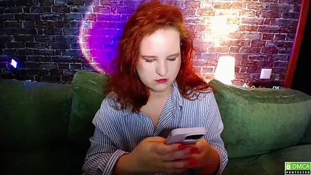 Snapshot of FlowerOfFreedom_ chatting on December 18, 2025, 4:28 am FlowerOfFreedom online show from December 18, 2025, 4:28 am