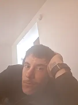 tuRb0420 online show from November 5, 2025, 3:09 am